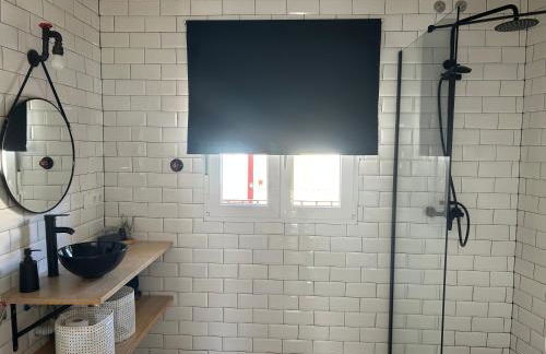 Apartamento independiente con parking privado gratuito y terraza de ensueño junto al Teatro Romano - Foto 32