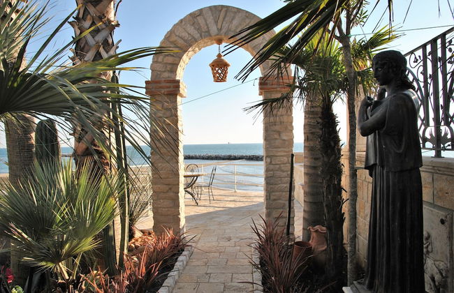 Villa Venus on the Beach - Photo 28