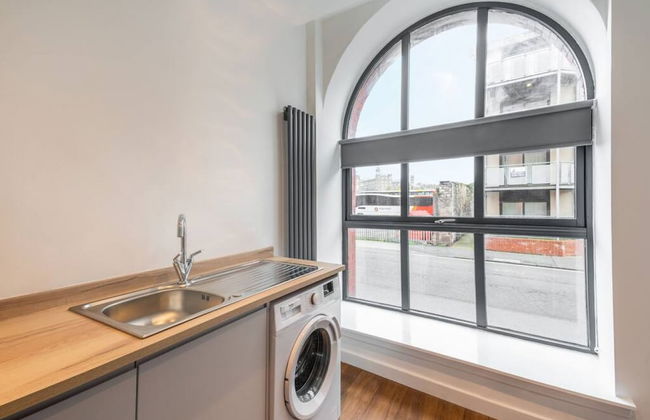 Bissets Bond - Converted Warehouse - Photo 8