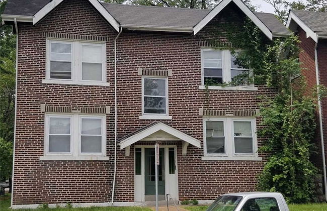 Central Garden Getaways Corp Rentals by NamaStay - Photo 1