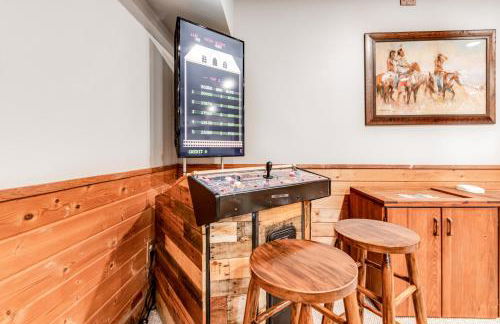 Spacious Serene Cabin Sleep 14 Pool Hot Tub Games - Foto 28