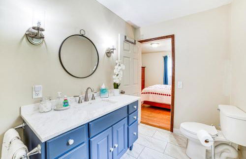 Watch the Sunrise at this Quaint Lake-View Cottage - Foto 15