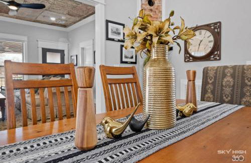 The Price House - Photo 17