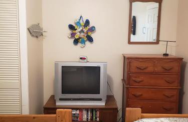 4 Seasons 4 bedroom lake level home - Foto 25