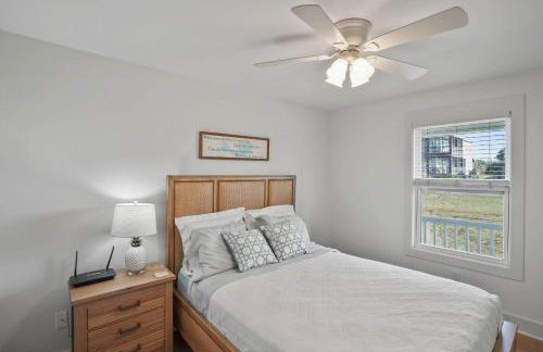 Southern Mermaid Cottage- Pet Friendly Fenced - Photo 20