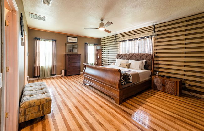 Chic Renovated Oasis: Disney & Universal Nearby 4 Bedroom Home by RedAwning - Foto 7