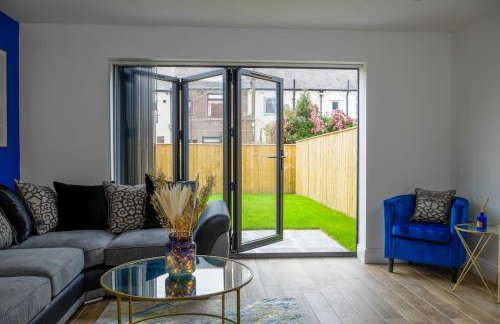 Short Stays, Free Parking, Contractors, Families - Large Home - Foto 12