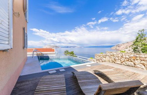 2 Bedroom Lovely Apartment In Lukovo - Foto 8