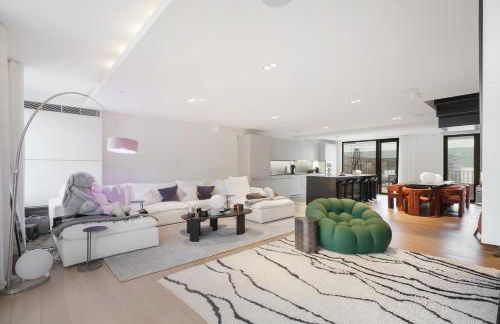 Mayfair Residences - Photo 12