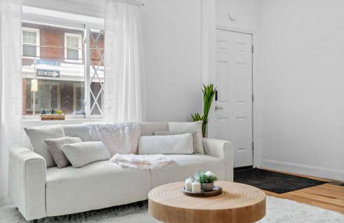 Family Friendly 4BR. Trendy & Great Location - Foto 10