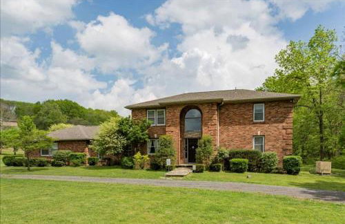 Historic Countryside Estate with Brenda Lee Heritage Near Nashville, Goodlettsville TN - Photo 1