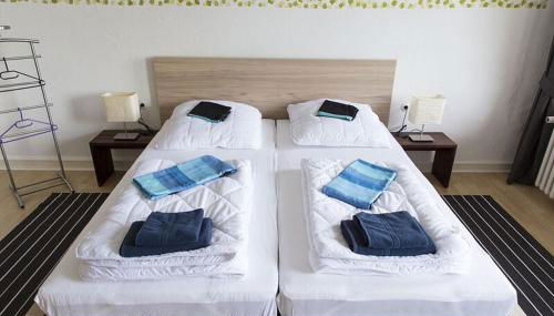 Stilvolle Altbauwohnung in zentraler Lage - Foto 2