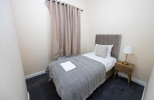 Modern 3BR House in Manchester, Ideal for Families, Sleeps 7 - Foto 12
