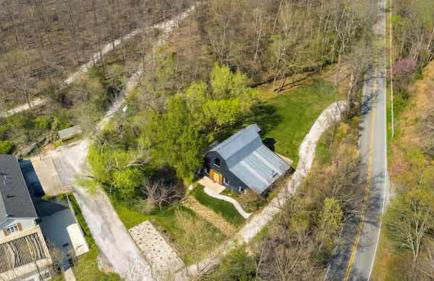 Adventure Barn - On HGTV Fixer to Fab -Access MTB - Foto 76