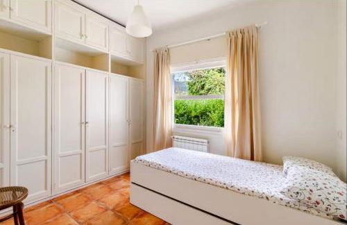 Casa con Jardín Enorme y Vistas Espectaculares Cerca de Pechon - Foto 36