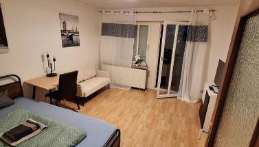 Kleines Appartement mit Terasse - Foto 3