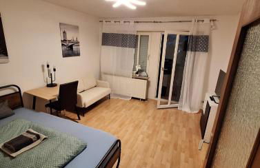 Kleines Appartement mit Terasse - Foto 3
