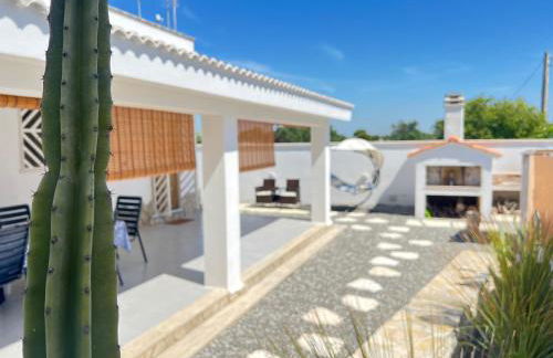 Salento Villa Cice, AC - WiFi - BBQ - attrezzatura da spiaggia - parcheggio privato sorvegliato, Due unità abitative indipendenti e giardino a due passi dal mare - Torre Ovo - Foto 2