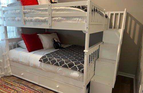 Luxurious Grand Park Family Home with Game Room and XBox - Foto 34