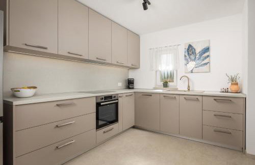 Romantic villa with pool, surrounded by nature - ID 2507 - by TRAVELER tourist agency Krk - Foto 27