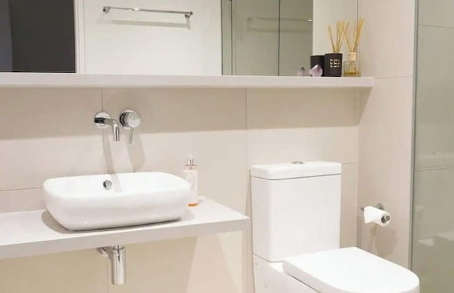 Modern + Spacious 2bd/2bath - Stunning City Views! - Foto 10