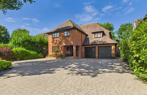3 beds Luxury Family Home with Self-Check in & Direct Train to London - Foto 1