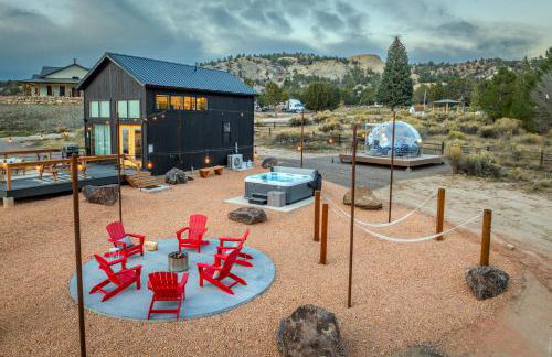 Stargazing Retreat with Hot Tub Deck Hammocks BBQ - Photo 18