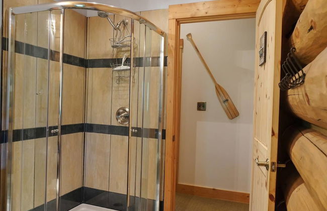 Beautiful Log Chalet Near Fernie, BC - Foto 24