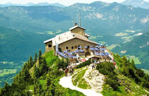 Neubau, Bergpanorama, gute Lage, Tiefgarage - Foto 37