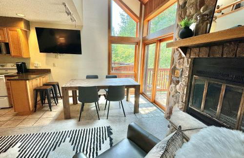 Cozy Townhome at Lutsen Mtn - Ski-in, Ski-out, Pool, Hot Tub, Fitness Center, resort amenities galore! - Foto 3
