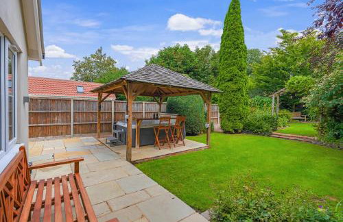 Seven Space - 7 Bedroom Home with Large Garden & Hot Tub - Foto 4