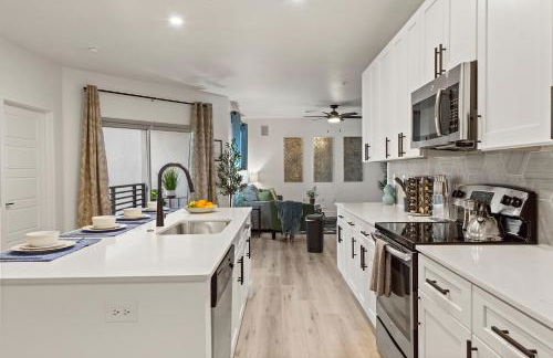 Near Mayo Clinic & Desert Ridge , Stay with Pool & Gym- S309 - Foto 20