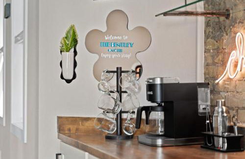 The Bentley Condotel, Heart of Walkers Point with Garage, Yard - Foto 22