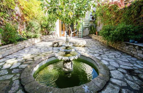 Old wine storehouse with terrace and garden - Foto 31