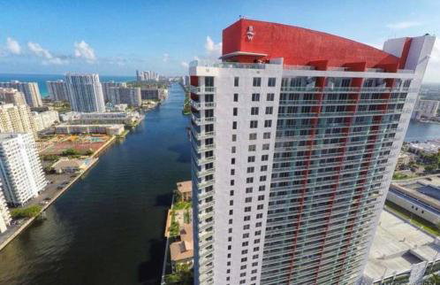 Stunning Penthouse Suite Waterfront 2BD 2BA - Foto 25