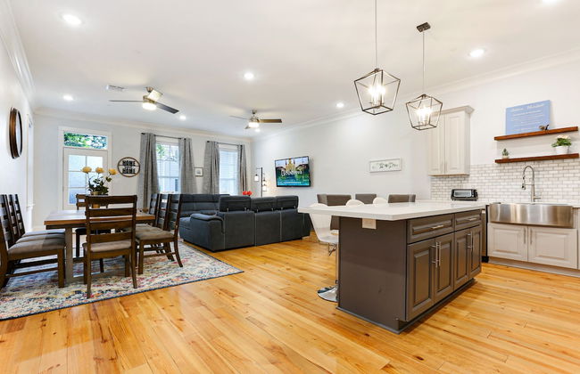 Chic Urban Retreat with Pool Steps to Bourbon St - Photo 23