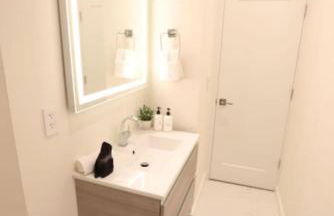 Sleeps 12 Downtown Entire home with rooftop - Foto 55