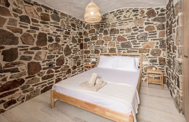 Salty Caves Apartments Milos - Photo 5