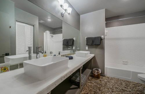 New Villa Jungle Paradise Heated Pool BBQ Soccer - Foto 38