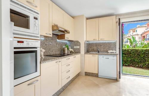 YOLO Spaces - Sotogrande Marina Duo Apartment - Foto 3