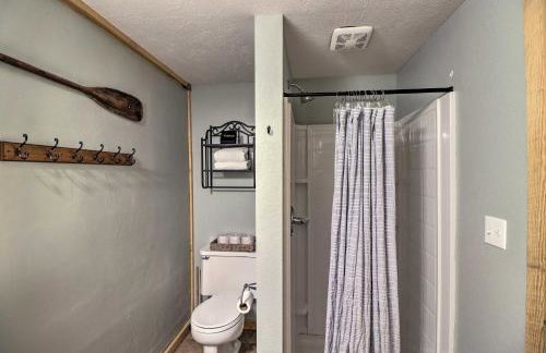 Expansive Cotter Cabin on White River with Deck! - Foto 20