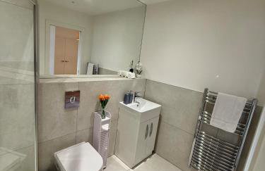 Great Quiet & Brand New Flat With Great Transport Links in Bushey - Foto 17