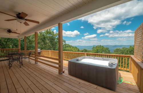 Sunset Cabin Privacy, Views, HotTub, Firepit, BBQ, Pets - Photo 1