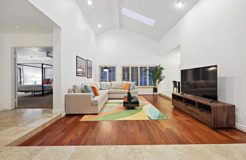 Hot Tub with A View and Large Back Deck & Game Room - Foto 5