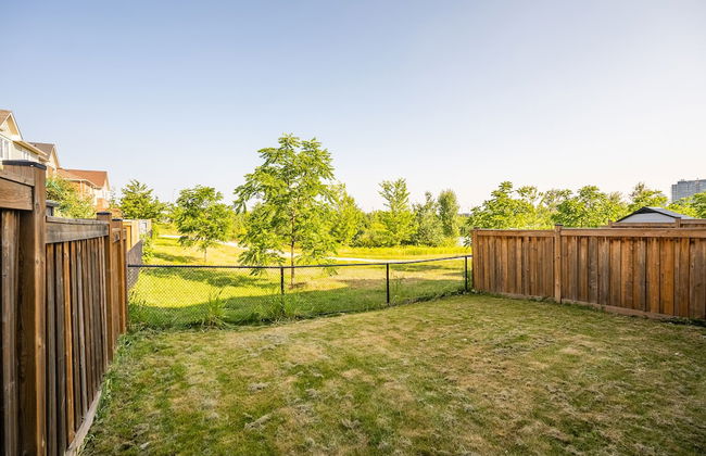 GLOBALSTAY Modern 3 BD House in Brampton - Photo 54