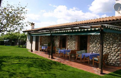 El Canchal de la Gallina -Cafetería -Aparcamiento gratis - Jacuzzi - Piscina de agua caliente abierta desde el 28 de Marzo - Foto 29