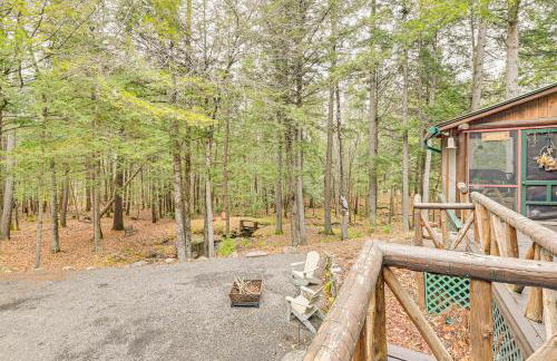 On-Site Pond and Trails Lake Luzerne Cabin - Foto 36