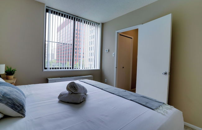 Modern Apartment with Top Amenities - Photo 5