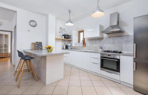 Two-Bedroom Holiday Home In Svetvincenat - Foto 4