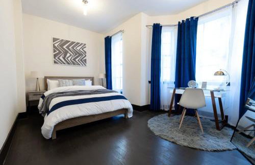 E10-1 Designer East Village Townhouse 1BR - Foto 7